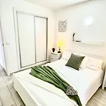 Appartement Sur Y Sol Junto Al Mar By Deihu Experiences